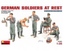 Збірні фігурки MiniArt Німецькі солдати на відпочинку 1:35 (MA35062)