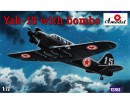 Сборная модель учебно-тренировояного самолета Amodel Yak-18 с бомбами 1:72 (AMO72203)