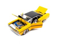 Коллекционный автомобиль Maisto Plymouth GTX тюнинг 1:24 (жёлтый)