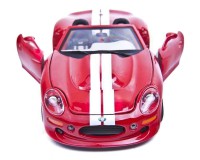 Коллекционный автомобиль Maisto Shelby Series One 1:24  (красный)