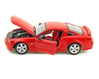 Коллекционный автомобиль Maisto Ford Mustang GT Coupe 1:24 (красный)