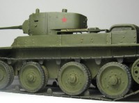 Збірна модель Зірка радянський легкий танк «БТ-5» 1:35