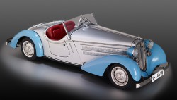 Коллекционный автомобиль СMC Audi 225 Front Roadster 1935 1:18 Blue/Silver