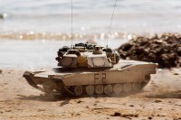 Колекційна модель танка VSTank US M1A2 Abrams 1:24 (Desert)