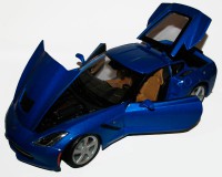 Колекційний автомобіль Maisto Corvette Stingray 2014 1:18, синій