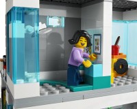 Конструктор Lego City Семейный дом, 388 деталей (60291)