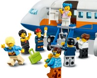 Конструктор Lego City Пасажирський літак, 669 деталей (60262)