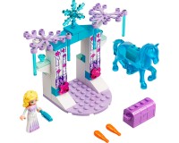 Конструктор LEGO Disney Princess Ельза та крижана конюшня Нокка 53 деталі (43209)