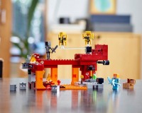 Конструктор Lego Minecraft Міст іфрита, 372 деталі (21154)