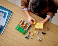 Конструктор Lego Minecraft Стайня, 241 деталь (21171)