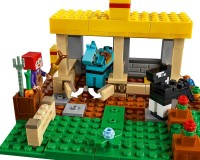 Конструктор Lego Minecraft Конюшня, 241 деталь (21171)