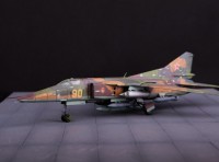 Сборная модель Звезда советский истребитель-бомбардировщик «МиГ-27» 1:72