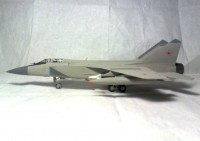 Сборная модель Звезда советский истребитель-перехватчик «МиГ-31» 1:72
