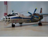 Сборная модель Amodel Cамолёт воздушного наблюдения и аэрофотосъёмки Antonov An-30 'Clank' Soviet aerial cartography aircraft 1:72 (AMO72103)