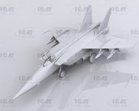 Сборная модель ICM Советский ударный самолет МиГ-25БМ 1:48 (ICM48905)