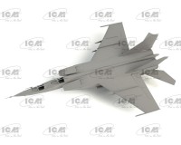 Сборная модель ICM Советский учебный самолет МиГ-25ПУ 1:72 (ICM72178)