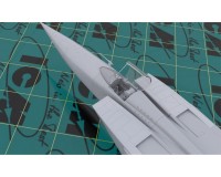 Сборная модель ICM Советский самолет-разведчик МиГ-25РБФ 1:48 (ICM48904)