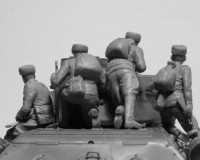 Збірні фігурки ICM Водії радянських танків, 1943-1945 рр. 1:35 (ICM35640)