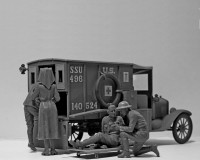 Сборная модель ICM Санитарный автомобиль Model Т 1917 г. с американским медицинским персоналом, IМВ 1:35 (ICM35662)