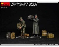 Сборные фигурки MiniArt Немецкие солдаты с канистрами German Soldiers w/Jerry Cans 1:35 (MA35286)