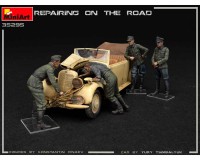 Сборная модель MiniArt Ремонт в дороге Repairing on the Road (Typ 170V Personenwagen Cabrio & 4 Figures) 1:35 (MA35295)