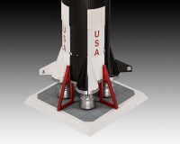 Подарочный набор Revell с моделью ракеты-носителя «Saturn V» миссии «Appolo 11» 1:96 (RVL-03704)