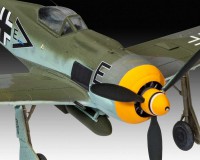 Подарунковий набір з моделлю винищувача Revell Focke Wulf Fw 190 F-8 1:72 (RVL-63898)