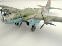 Збірна модель Зірка радянський важкий бомбардувальник «ТБ-7» 1:72