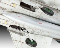 Сборная модель самолета-разведчика Revell MiG-25 RBT Foxbat B 1:48 (RV03931)
