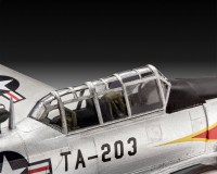 Збірна модель навчального літака Revell T-6 G Texan 1:72 (RV03924)