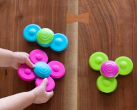 Сенсорна іграшка-прорізувач Fat Brain Toys Whirly Squigz Спінери на присосках (FA210-1)