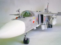 Сборная модель Звезда фронтовой бомбардировщик «Су-24М» 1:72