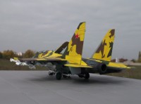 Збірна модель Зірка винищувач завоювання переваги в повітрі «Су-35» 1:72