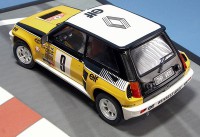 Сборная модель автомобиля Tamiya Renault 5 Turbo в масштабе 1/24 (24027)