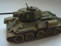 Збірна модель Зірка радянський середній танк «Т-34/76» 1:35 (подарунковий набір)