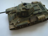 Сборная модель Звезда советский средний танк «Т-34/76» 1:35 (подарочный набор)