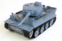 Радиоуправляемый танк Heng Long Tiger I 1/16 с пневмопушкой и дымом (3818-1)