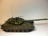 Збірна модель Зірка танк Т-80БВ 1:35 (подарунковий набір)