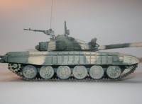 Збірна модель Зірка російський основний танк з активною бронею «Т-72Б» 1:35