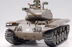 Радиоуправляемый танк Heng Long Bulldog 1/16 с пневмопушкой и дымом (3839-1)