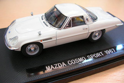 1:43 Mazda Cosmo Sports '67 white (Ebbro, 44027)