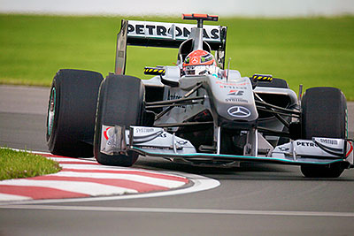 Михаэль Шумахер управляет MGP W01 на Гран-при Канады