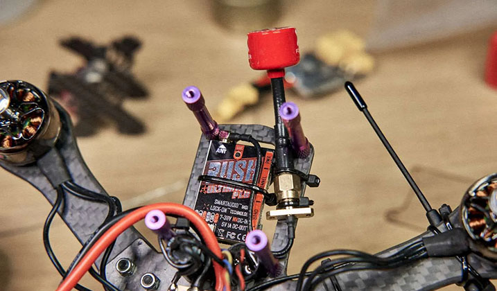 Как выбрать оптимальный передатчик для FPV-системы: советы от техноблогера