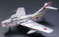 1:48 Советский истребитель МИГ 15, прозрачный фюзелаж, L=213mm (Tamiya, 61080)