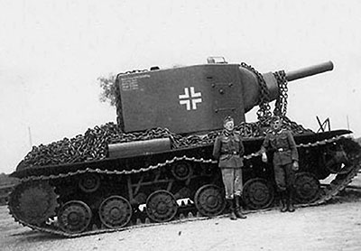 Трофейный немецкий танк PZ (КВ-2) во время войны